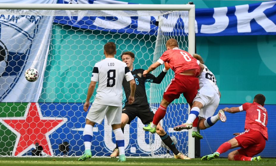 Йоэль Похьянпало забил сборной России уже на 3-й минуте, но после вмешательства VAR гол был отменен. Фото: Reuters