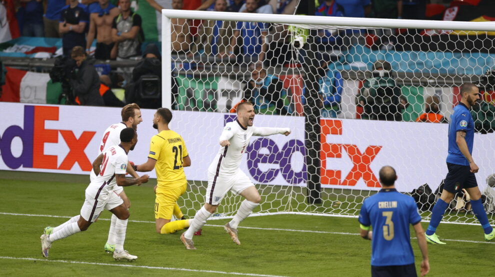 На 2-й минуте матча Люк Шоу забил гол в ворота Италии.