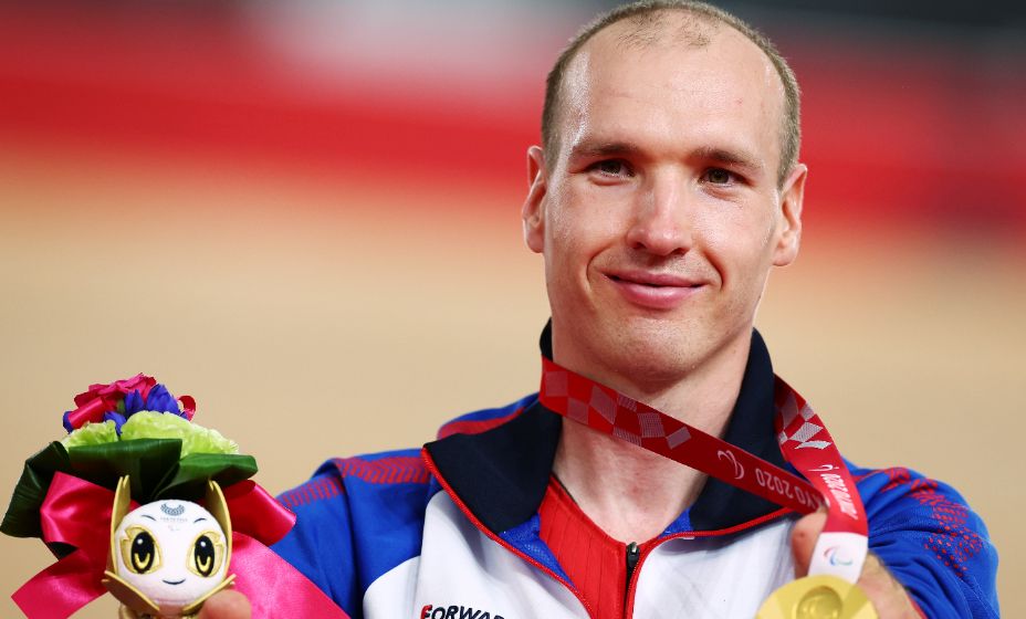 Проблемы с музыкой не сказались на российском велогонщике. Фото: Reuters