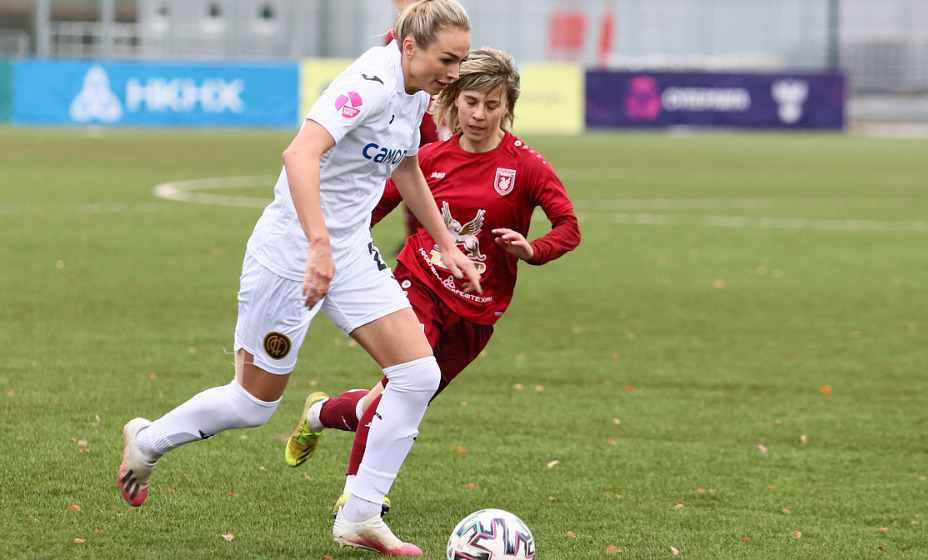 Супруга Дениса Глушакова Ксения Коваленко стабильно забивает за свой клуб ЦСКА. Фото: Официальный сайт ЖФК ЦСКА