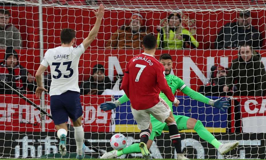 Роналду творит своими голами историю футбола. Фото: Reuters