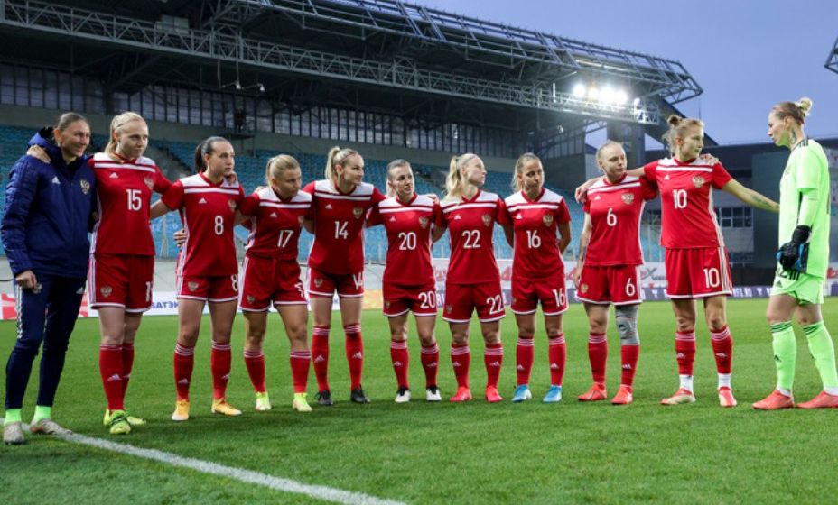 Женская сборная России прошла отбор на Евро-2022, но рискует пропустить турнир из-за санкций.
Фото: РФС