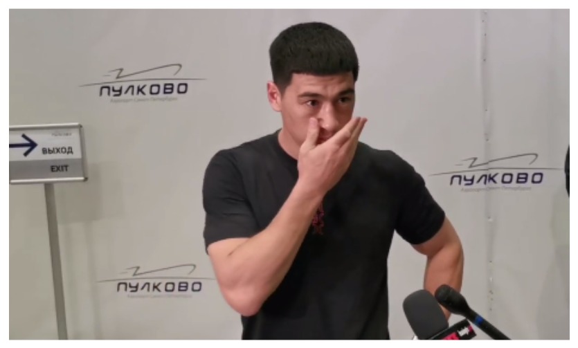 Дмитрий Бивол продолжает конфликт с женой. Фото: Скриншот