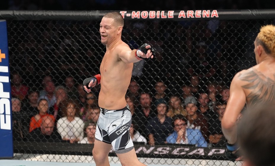 Нейт Диас уходит победителем. Фото: UFC