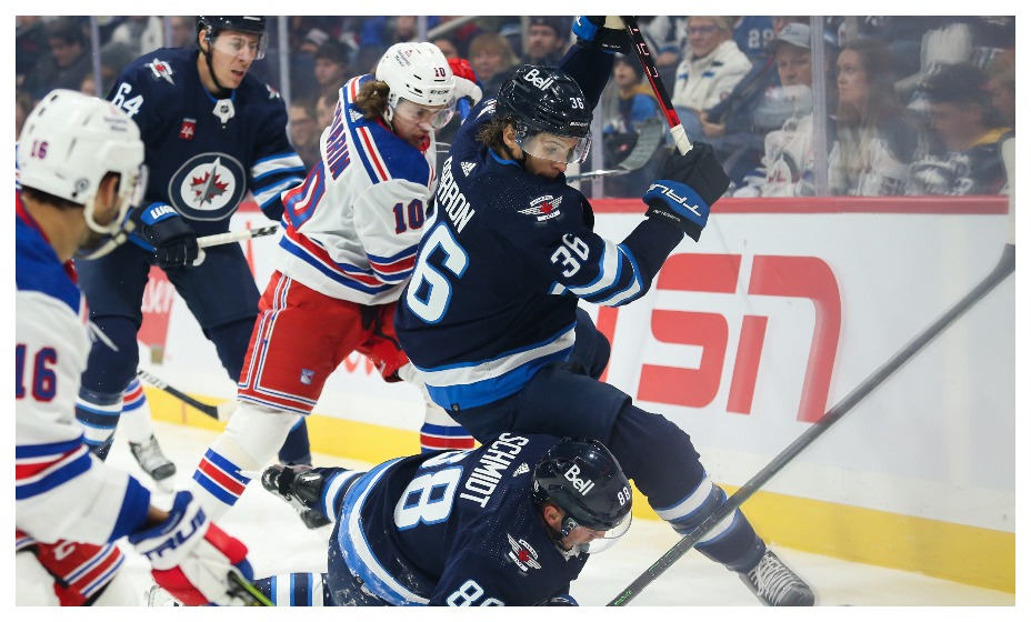 Артемий Панарин набрал очко в матче с «Виннипегом». Фото: Reuters