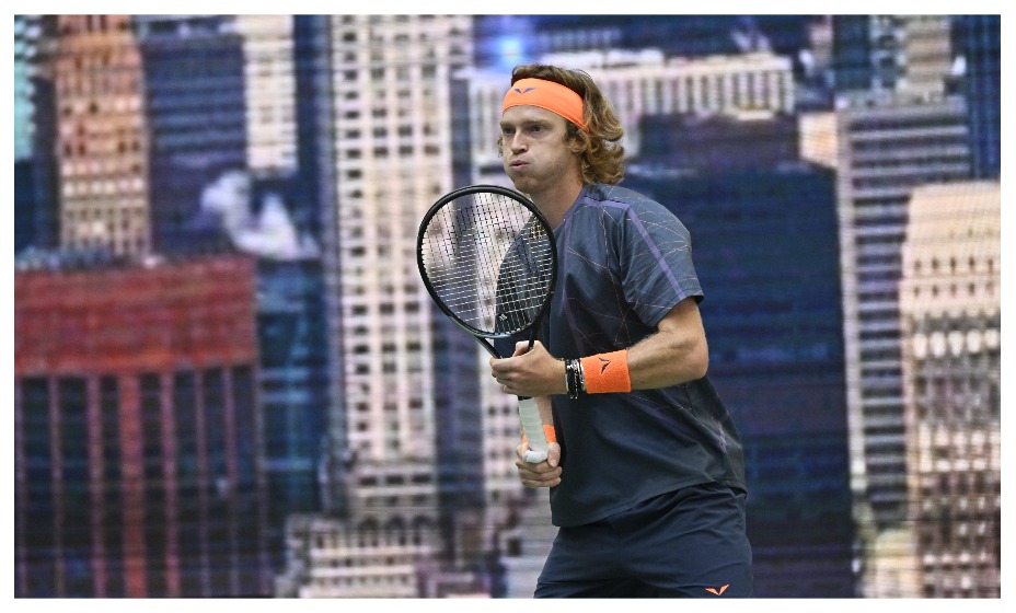 Рублев оступился в 1/2 финала US Open-2023 против Медведева. Фото: Global Look Press