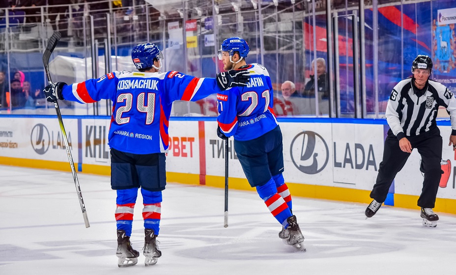 «Лада» одержала четвертую победу кряду, обыграв в Тольятти «Адмирал». Фото: ХК «Лада»