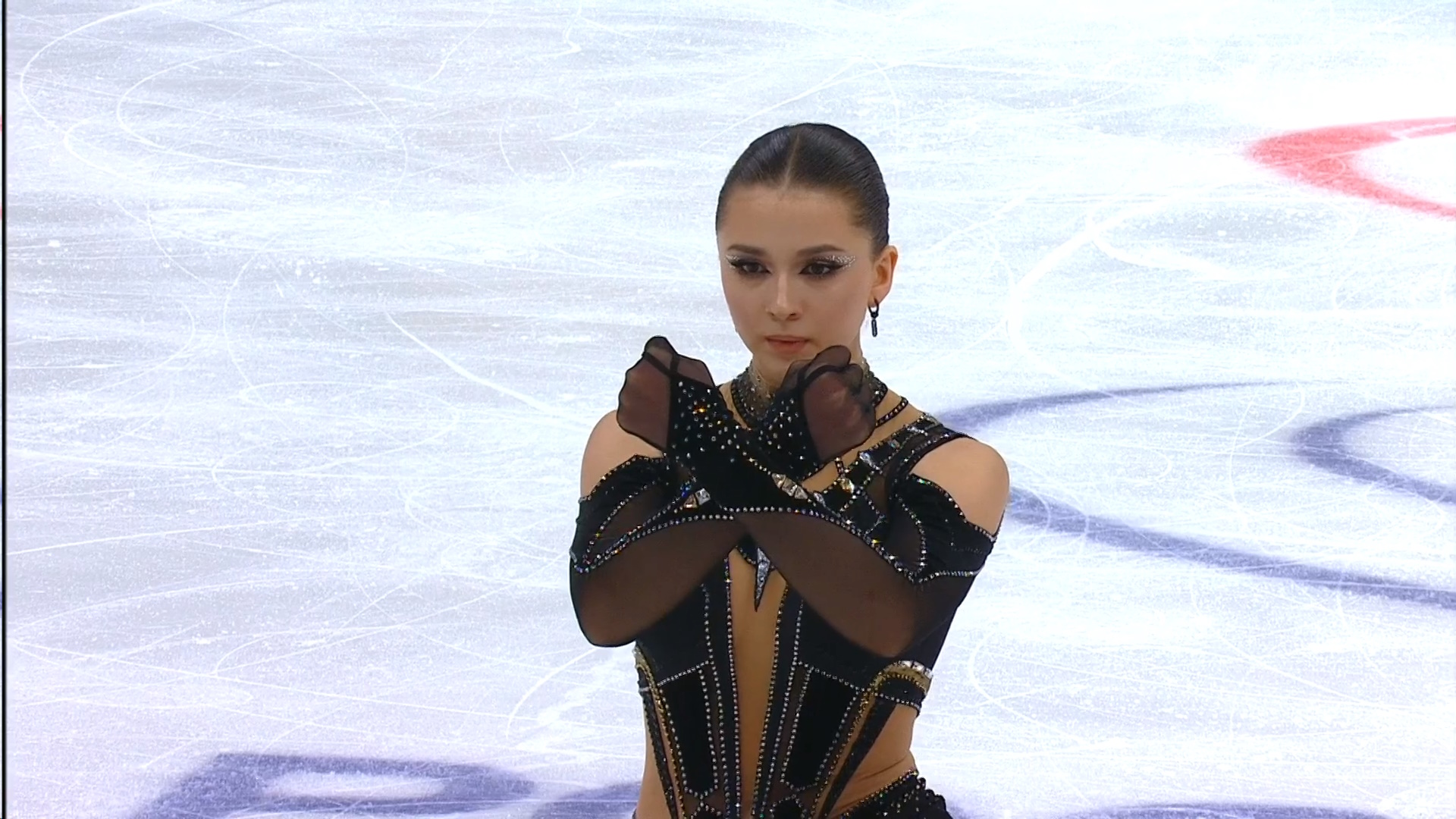 Камила Валиева стоит перед выбором - какой путь дальше выбрать?Фото: стоп-кадр прямого эфира 