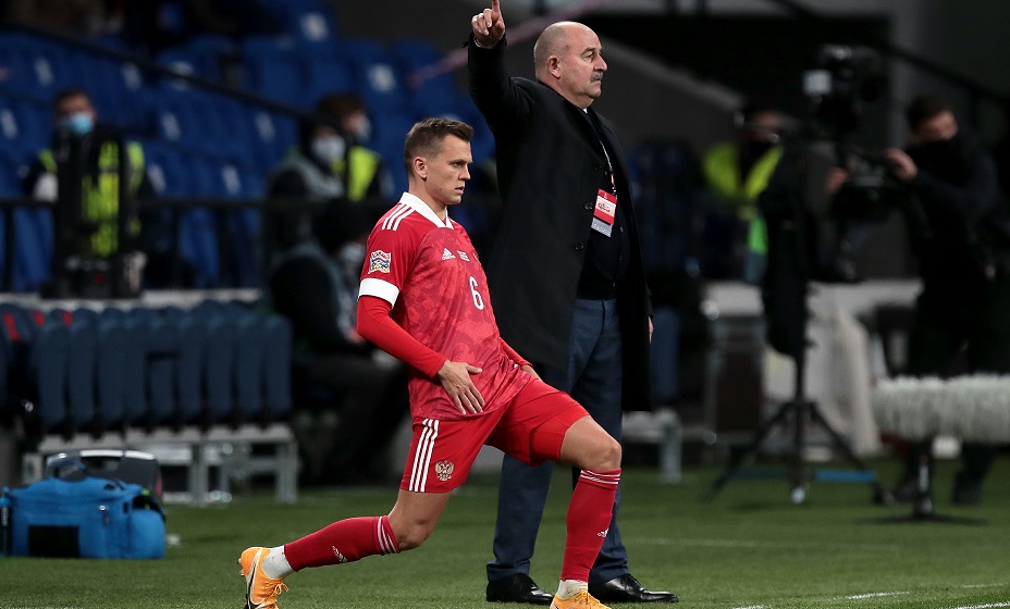 11.10.2020. Russia, Moscow. Nations League soccer match between Russia and Turkey. In picture: Stanislav Cherchesov and Denis Cheryshev