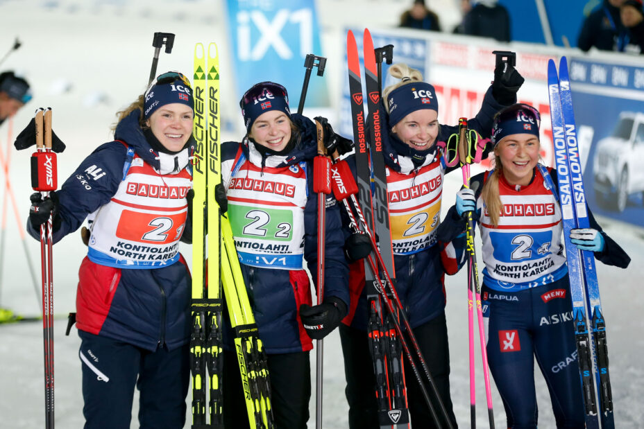 Норвежские биатлонистки выиграли эстафету на этапе КМ в США. Фото: GLOBAL LOOK PRESS