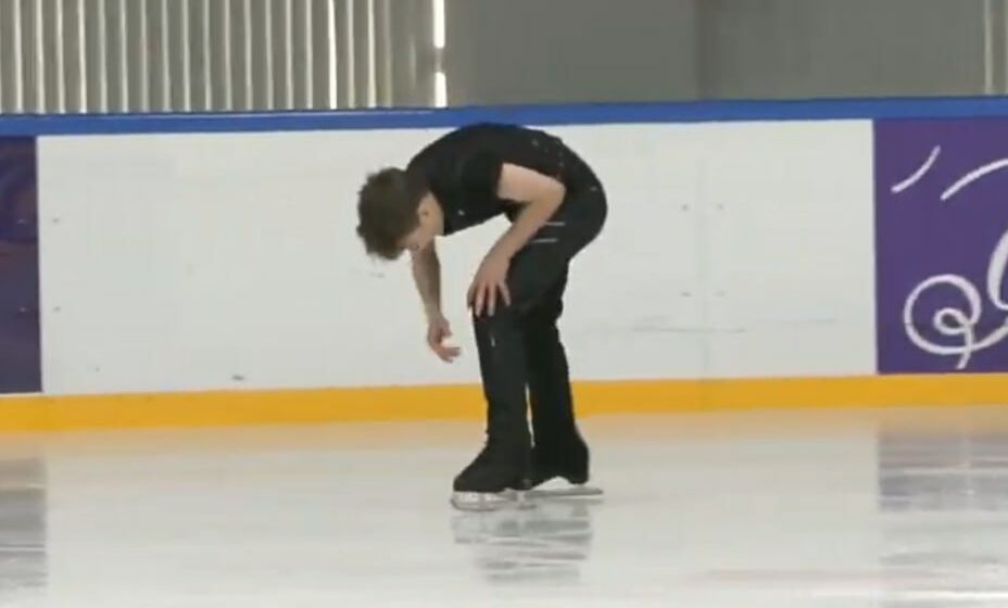 Георгий Лихачев снялся  с первенства Москвы после жесткого падения. Фото: стоп-кадр трансляции