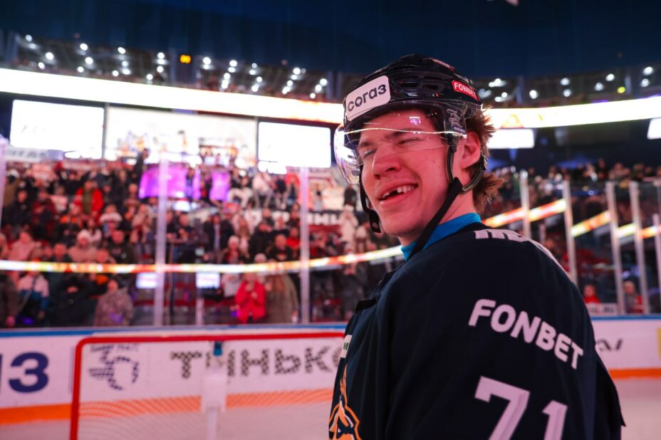 Никита Гребенкин продолжит карьеру в НХЛ. Фото: ХК «Металлург»