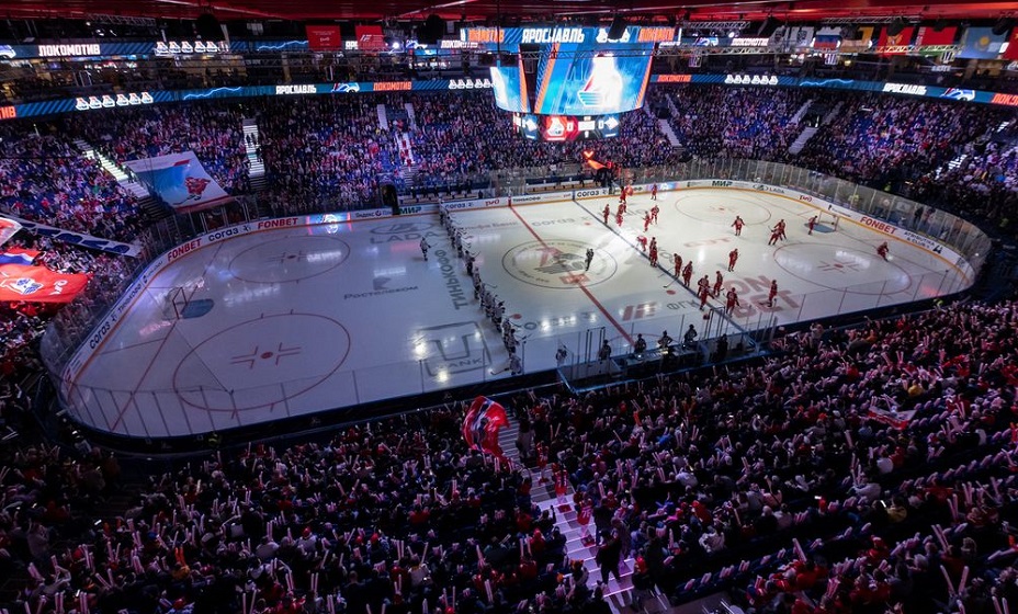 Суд обязал «Локомотив» выплатить 80 тысяч рублей девушке, пострадавшей от броска шайбы. Фото: Global Look Press