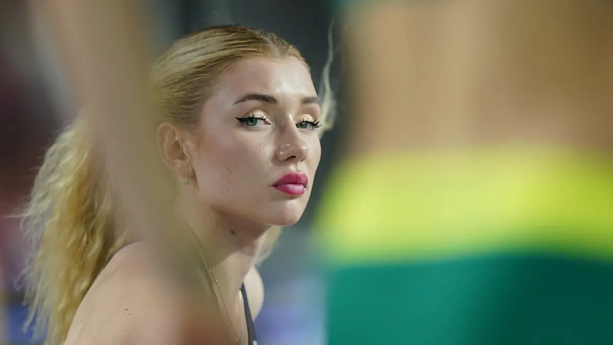 Гей жігіт өзіне минет жасайды. Еңкейген қыздардың суреттері