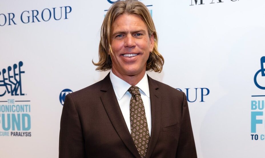 Холл утратил 10 наград ОИ, фото глобал лук пресс