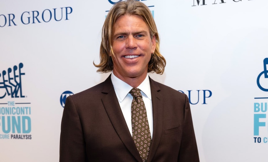 Холл утратил 10 наград ОИ, фото глобал лук пресс