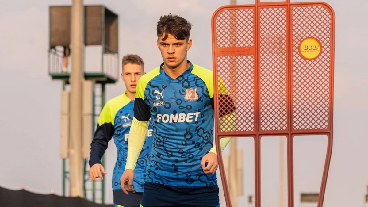 Денис Титов появился в 