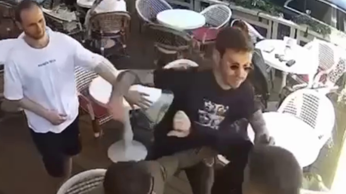 Смолов подрался в