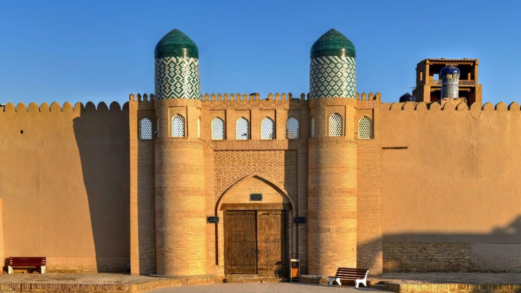 Западные ворота Ичан-Калы, Хива.