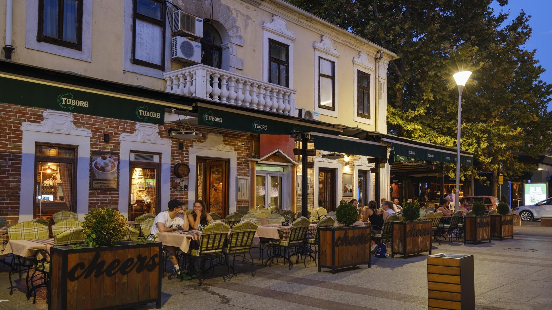 Ресторан на улице Герцеговацка, центр города Подгорица.