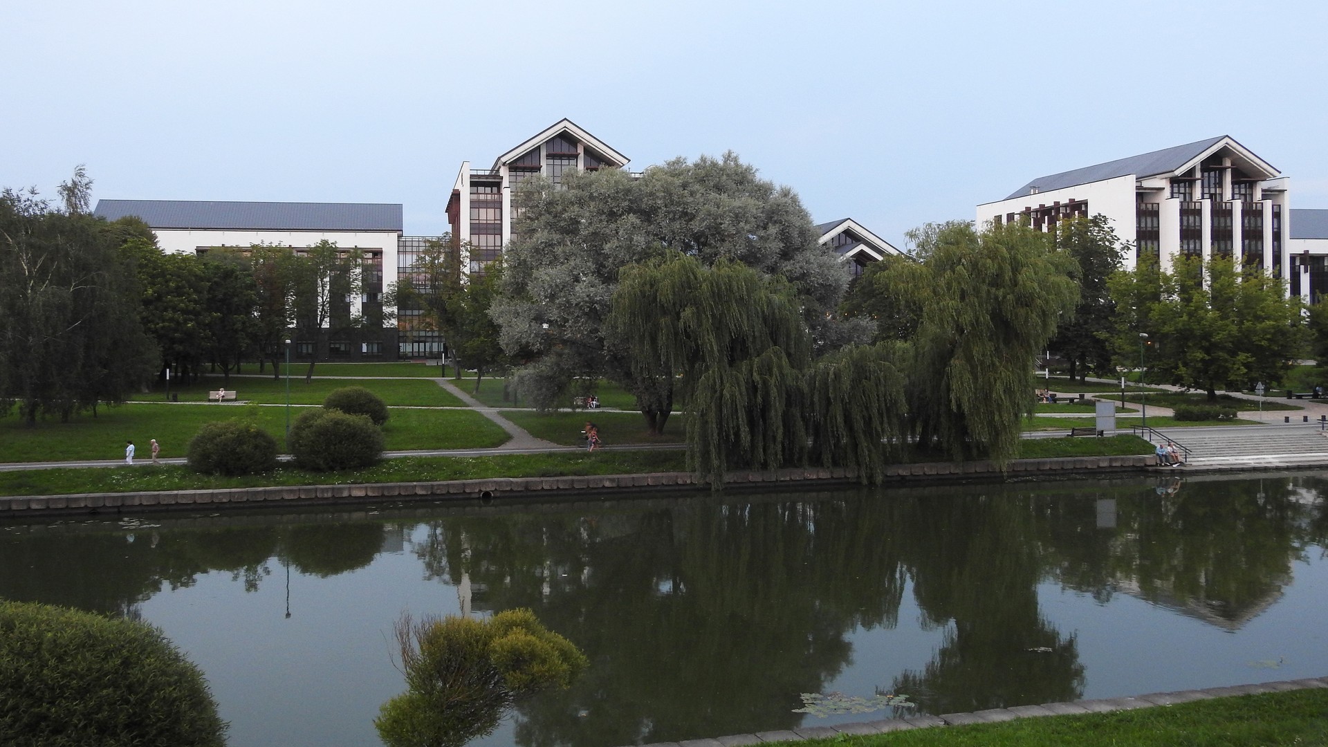 Панорама через реку на Beijing Hotel, Минск.