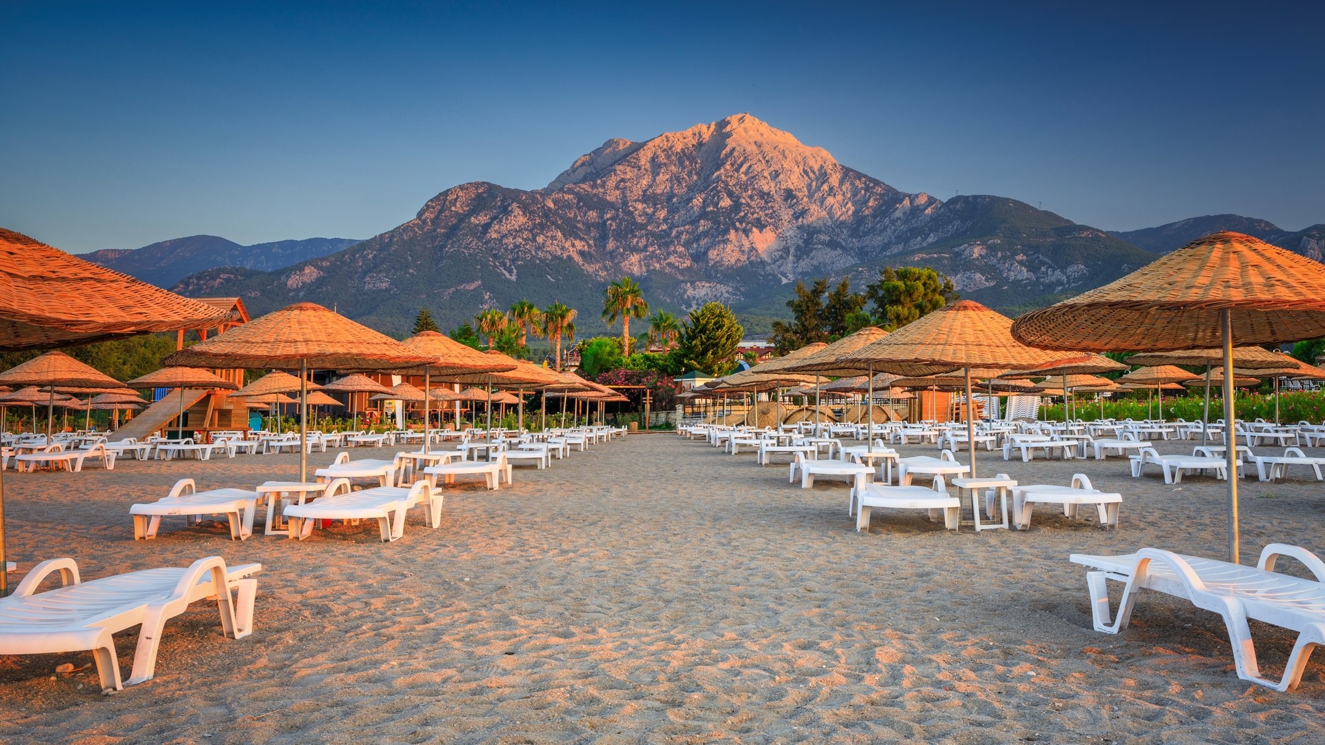Турецкая Ривьера возле Текирова на рассвете, Кемер.